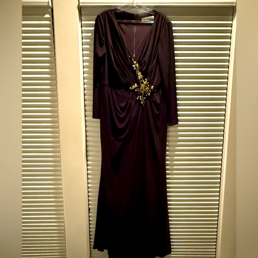 Mac Duggal Black Faux Wrap Evening Gown w/ Appliqué Detail - SIZE 14